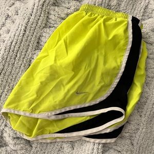 Nike Women's Tempo Dry Core 3'' Running Shorts